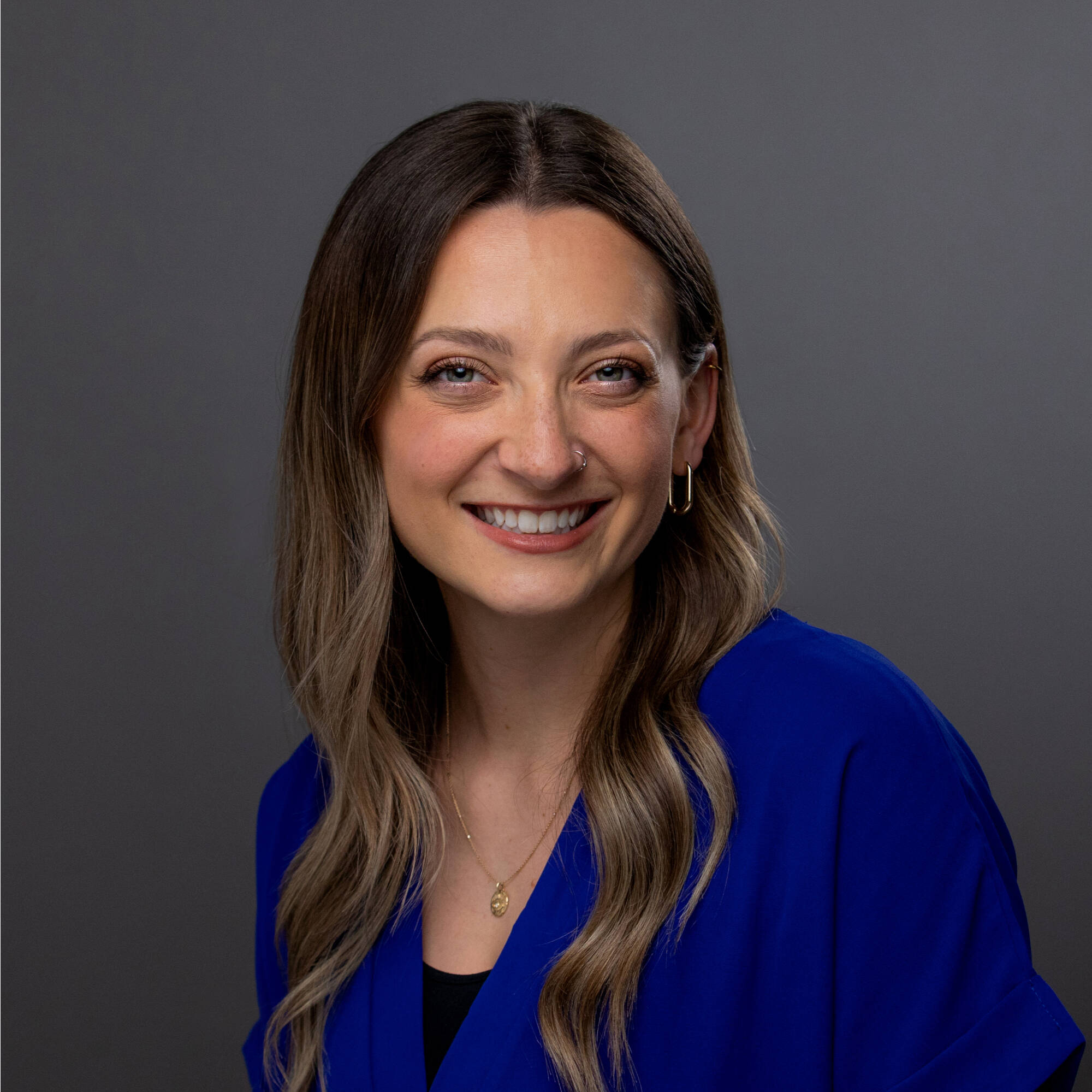 Sarah Dudinetz studio portrait